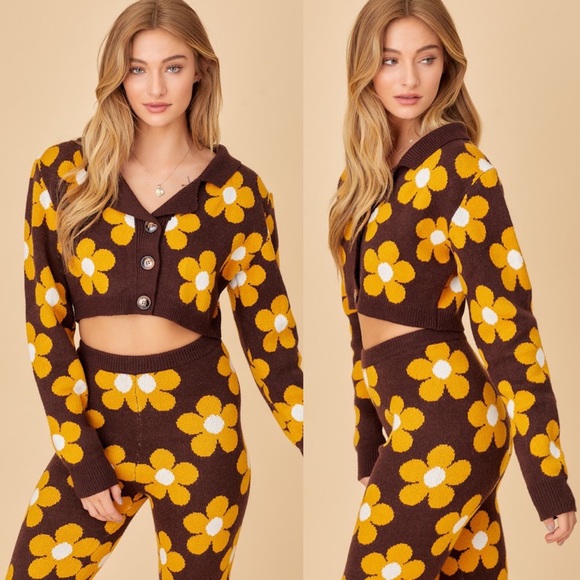 *24 HOUR SALE* Living The Life Brown Daisy Print Knit Sweater - Picture 1 of 9